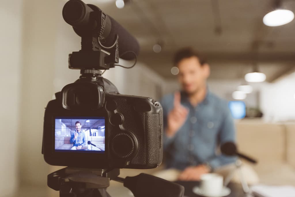Capa de Por que usar o marketing de conteúdo para produzir vídeos?