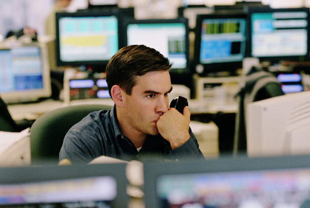 Capa de Coronavírus: 7 dicas para a empresa sobreviver à crise no mercado