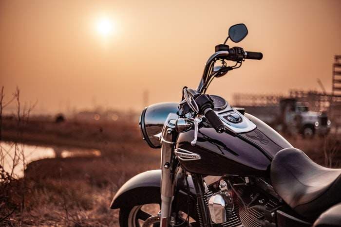 Capa de 9 dicas de marketing para sua loja de motos – VENDER SEM PARAR!